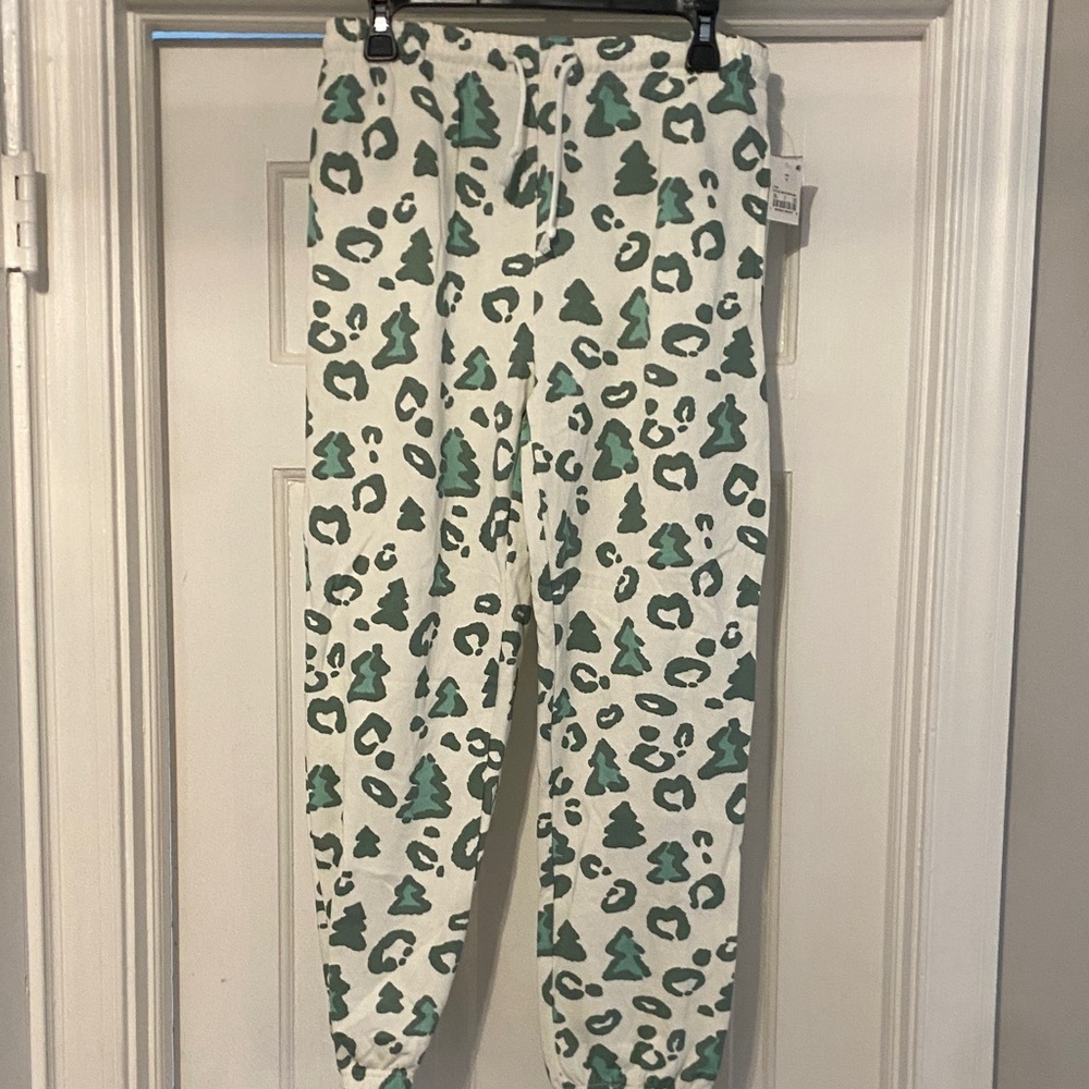 Mighty Fine White and Green Patterned Apparel